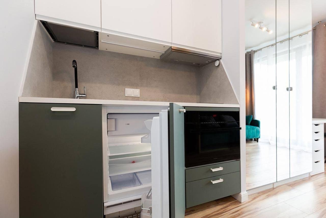 ורשה Easy & Comfortable, With Balcony, Very Close To The Center מראה חיצוני תמונה