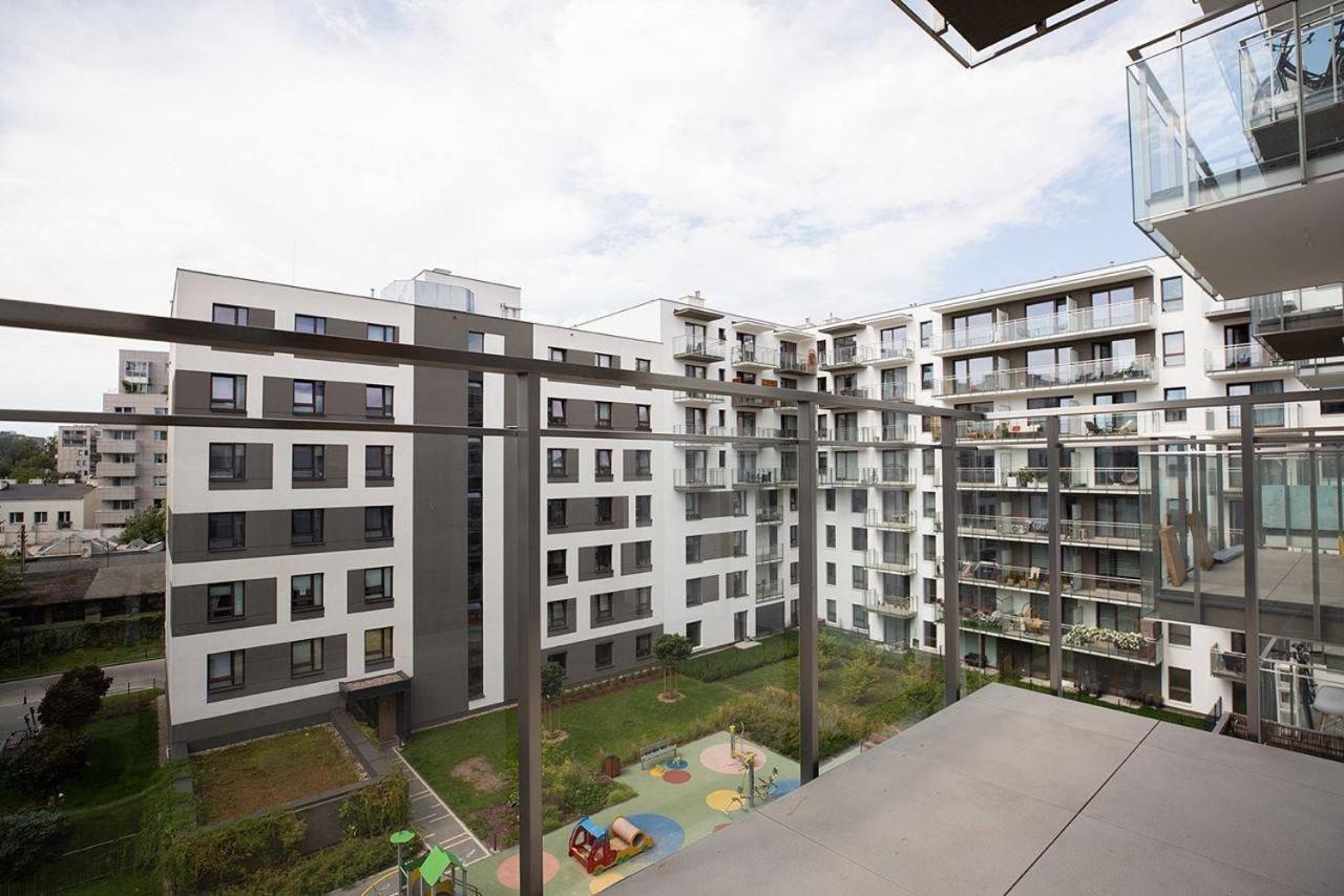 ורשה Easy & Comfortable, With Balcony, Very Close To The Center מראה חיצוני תמונה