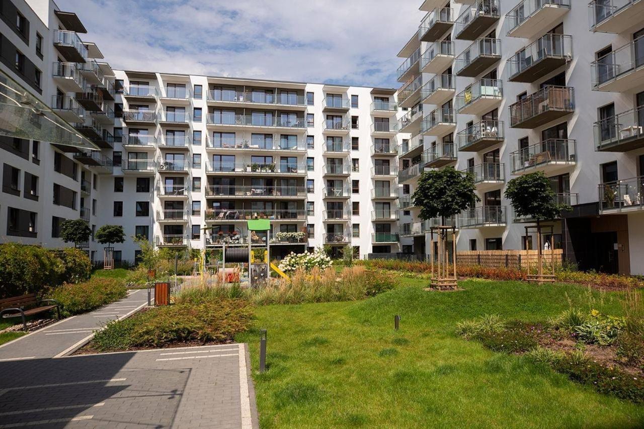 ורשה Easy & Comfortable, With Balcony, Very Close To The Center מראה חיצוני תמונה